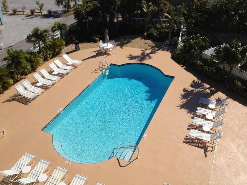 Barefoot Beach Club St. Pete Beach Exterior foto